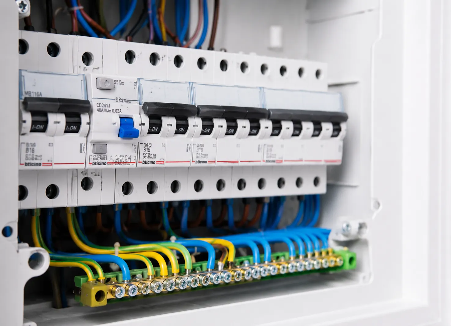 proyecto de electricidad realizado en luz da terra